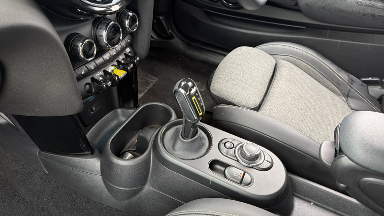 MINI Hatchback 135kW Cooper S Level 2 33kWh 3dr Auto Electric Hatchback